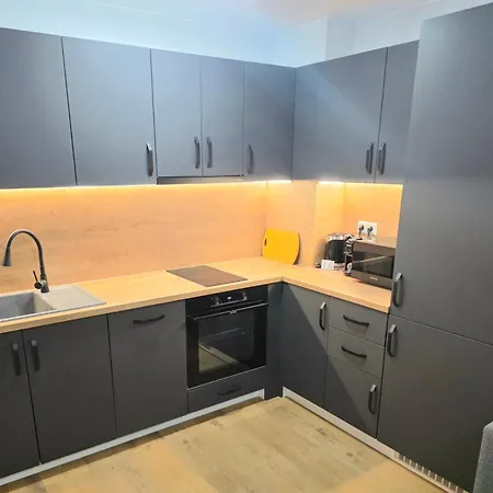 Premium Mir 28 Self Check-in Apartment